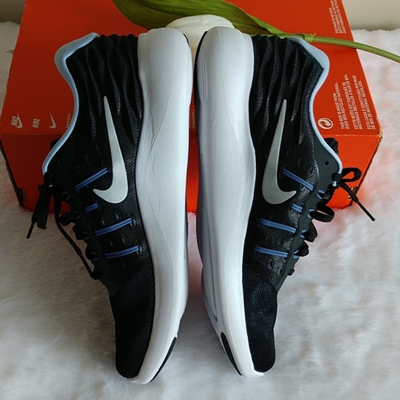 🌺Size 8.5 NIKE WOMEN'S SHOES.new - Picture 2 of 7